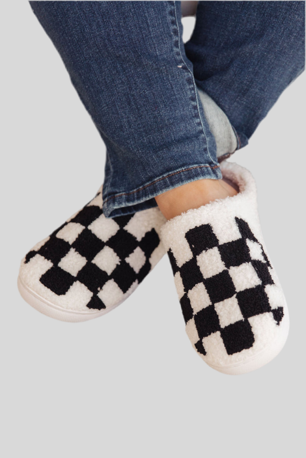 Fluffy checker slippers