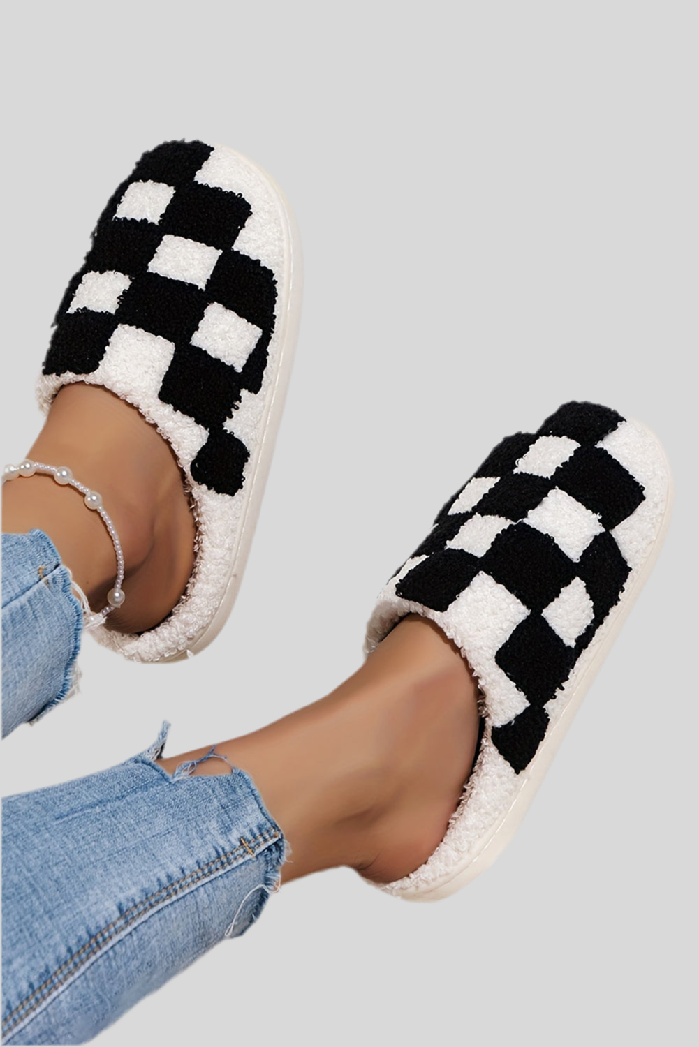 Fluffy checker slippers