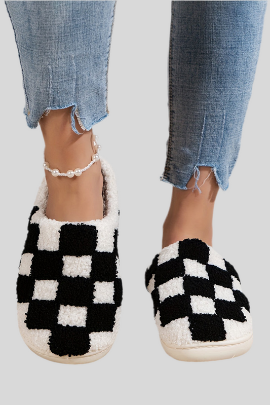 Fluffy checker slippers